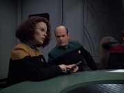 extant_StarTrek_VOY_6x04-TinkerTenorDoctorSpy_00855.jpg