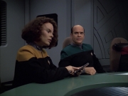 extant_StarTrek_VOY_6x04-TinkerTenorDoctorSpy_00856.jpg