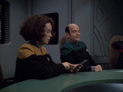 extant_StarTrek_VOY_6x04-TinkerTenorDoctorSpy_00857.jpg