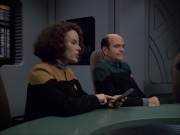 extant_StarTrek_VOY_6x04-TinkerTenorDoctorSpy_00860.jpg