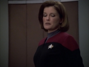 extant_StarTrek_VOY_6x04-TinkerTenorDoctorSpy_00902.jpg