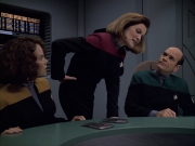 extant_StarTrek_VOY_6x04-TinkerTenorDoctorSpy_00934.jpg