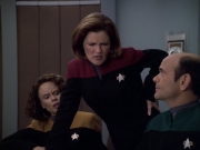extant_StarTrek_VOY_6x04-TinkerTenorDoctorSpy_00942.jpg