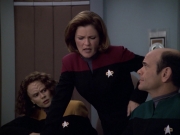 extant_StarTrek_VOY_6x04-TinkerTenorDoctorSpy_00943.jpg