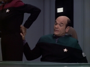 extant_StarTrek_VOY_6x04-TinkerTenorDoctorSpy_00948.jpg