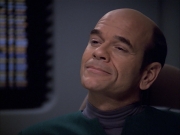 extant_StarTrek_VOY_6x04-TinkerTenorDoctorSpy_00973.jpg
