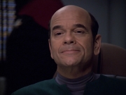 extant_StarTrek_VOY_6x04-TinkerTenorDoctorSpy_00975.jpg