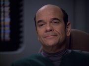 extant_StarTrek_VOY_6x04-TinkerTenorDoctorSpy_00977.jpg
