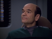 extant_StarTrek_VOY_6x04-TinkerTenorDoctorSpy_00981.jpg