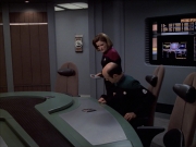 extant_StarTrek_VOY_6x04-TinkerTenorDoctorSpy_00987.jpg