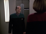 extant_StarTrek_VOY_6x04-TinkerTenorDoctorSpy_01002.jpg