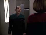 extant_StarTrek_VOY_6x04-TinkerTenorDoctorSpy_01003.jpg