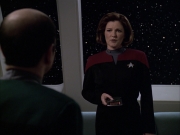 extant_StarTrek_VOY_6x04-TinkerTenorDoctorSpy_01008.jpg