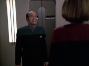 extant_StarTrek_VOY_6x04-TinkerTenorDoctorSpy_01012.jpg