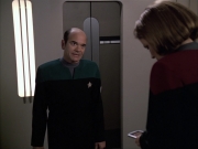 extant_StarTrek_VOY_6x04-TinkerTenorDoctorSpy_01026.jpg