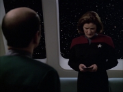 extant_StarTrek_VOY_6x04-TinkerTenorDoctorSpy_01048.jpg