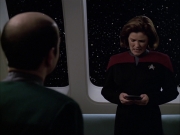extant_StarTrek_VOY_6x04-TinkerTenorDoctorSpy_01049.jpg