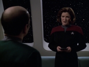 extant_StarTrek_VOY_6x04-TinkerTenorDoctorSpy_01051.jpg
