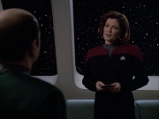 extant_StarTrek_VOY_6x04-TinkerTenorDoctorSpy_01070.jpg