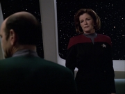 extant_StarTrek_VOY_6x04-TinkerTenorDoctorSpy_01083.jpg