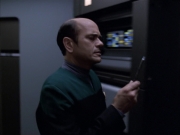 extant_StarTrek_VOY_6x04-TinkerTenorDoctorSpy_01094.jpg