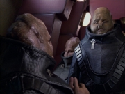 extant_StarTrek_VOY_6x04-TinkerTenorDoctorSpy_01174.jpg