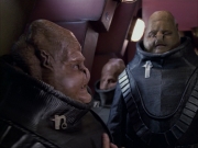 extant_StarTrek_VOY_6x04-TinkerTenorDoctorSpy_01180.jpg