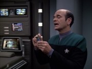 extant_StarTrek_VOY_6x04-TinkerTenorDoctorSpy_01317.jpg