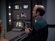 extant_StarTrek_VOY_6x04-TinkerTenorDoctorSpy_01318.jpg