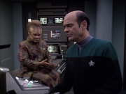 extant_StarTrek_VOY_6x04-TinkerTenorDoctorSpy_01326.jpg