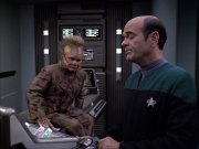 extant_StarTrek_VOY_6x04-TinkerTenorDoctorSpy_01328.jpg