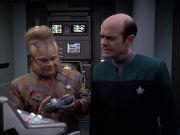 extant_StarTrek_VOY_6x04-TinkerTenorDoctorSpy_01335.jpg