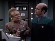 extant_StarTrek_VOY_6x04-TinkerTenorDoctorSpy_01341.jpg