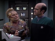 extant_StarTrek_VOY_6x04-TinkerTenorDoctorSpy_01344.jpg