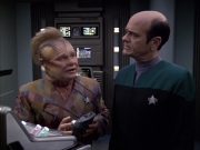 extant_StarTrek_VOY_6x04-TinkerTenorDoctorSpy_01345.jpg