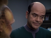 extant_StarTrek_VOY_6x04-TinkerTenorDoctorSpy_01365.jpg