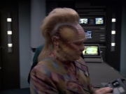 extant_StarTrek_VOY_6x04-TinkerTenorDoctorSpy_01375.jpg