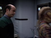extant_StarTrek_VOY_6x04-TinkerTenorDoctorSpy_01377.jpg