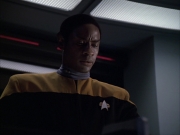 extant_StarTrek_VOY_6x04-TinkerTenorDoctorSpy_01432.jpg
