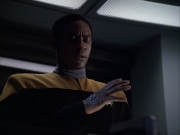 extant_StarTrek_VOY_6x04-TinkerTenorDoctorSpy_01438.jpg