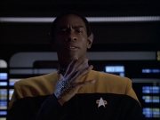 extant_StarTrek_VOY_6x04-TinkerTenorDoctorSpy_01444.jpg