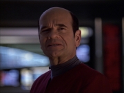 extant_StarTrek_VOY_6x04-TinkerTenorDoctorSpy_01520.jpg
