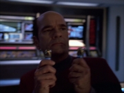 extant_StarTrek_VOY_6x04-TinkerTenorDoctorSpy_01541.jpg