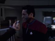 extant_StarTrek_VOY_6x04-TinkerTenorDoctorSpy_01544.jpg