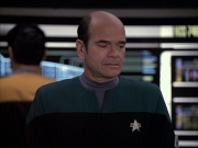 extant_StarTrek_VOY_6x04-TinkerTenorDoctorSpy_01639.jpg