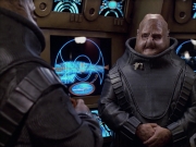 extant_StarTrek_VOY_6x04-TinkerTenorDoctorSpy_01652.jpg
