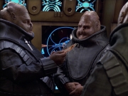 extant_StarTrek_VOY_6x04-TinkerTenorDoctorSpy_01672.jpg