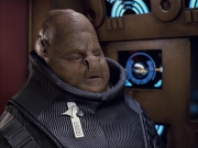extant_StarTrek_VOY_6x04-TinkerTenorDoctorSpy_01681.jpg