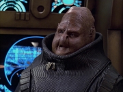 extant_StarTrek_VOY_6x04-TinkerTenorDoctorSpy_01698.jpg