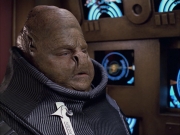 extant_StarTrek_VOY_6x04-TinkerTenorDoctorSpy_01746.jpg